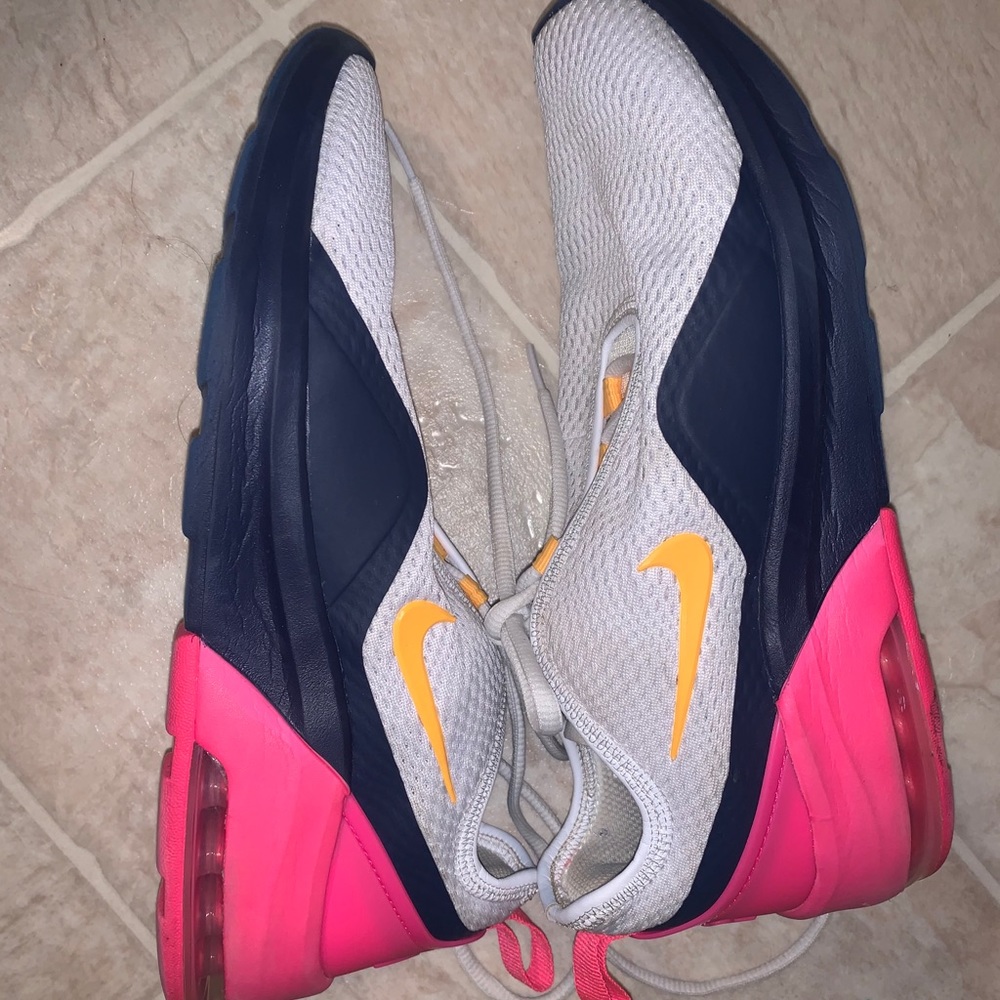 Nike tennis shoes
